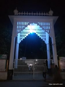 Lalon majar, Source - Sohan101048, This file is licensed under the Creative Commons Attribution-Share Alike 4.0 International license.