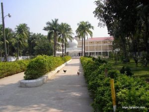 Tomb Lalon, Source - Md. Saiful Aziz Shamseer, his file is licensed under the Creative Commons Attribution-Share Alike 3.0 license.