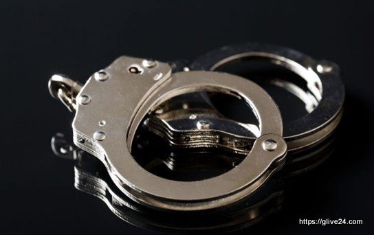 গ্রেফতার, হাতকড়া, এরেস্ট, Arrest, Handcuff