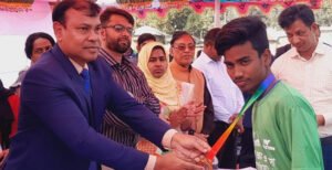 ছাত্র ছাত্রীদের শারীরিক ও মানুষিক বিকাশের জন্য খেলাধূলার গুরুত্ব অপরিসীম