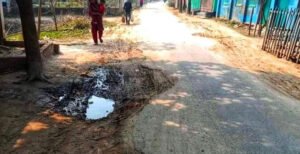 হরিপুরের প্রধান সড়ক যেনো মরণ ফাঁদ: জনদুর্ভোগে ইউনিয়নবাসী!