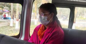 ফুলপরীকে ছাত্রলীগ নেত্রী বললেন, ‘তোমার হাতে–পায়ে ধরে মাফ চাই’