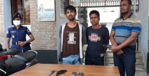 কুষ্টিয়ায় অস্ত্রসহ দুই সন্ত্রাসী আটক