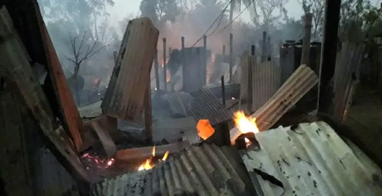 দৌলতপুরে দু’দল মাদক ব্যবসায়ীর মধ্যে সংঘর্ষে চিকিৎসাধীন একজনের মৃত্যু