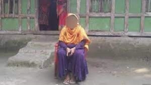 ভেড়ামারায় বিয়ের দাবিতে প্রেমিকের বাড়িতে ৪ বছরের কন্যা'র মা