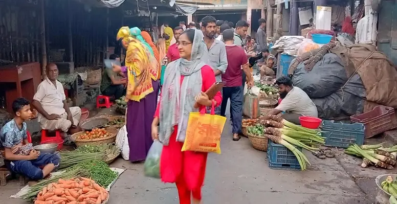 জিনিসপত্রের দাম চান্দে চান্দে বাড়ে কিন্তু আয় বাড়ে না