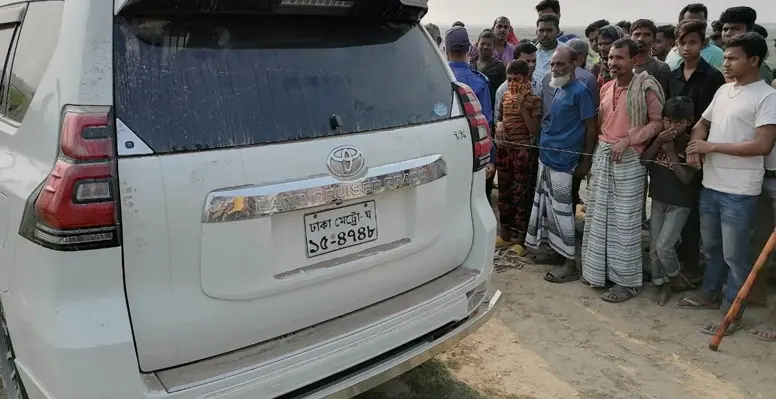 পারমাণবিক বিদ্যুৎ কেন্দ্রের কর্মকর্তার গাড়ি সহ ড্রাইভারের মরদেহ উদ্ধার