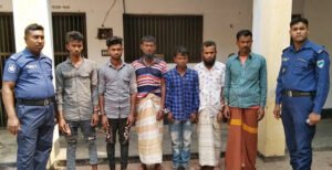 কুমারখালীতে জুয়া খেলার দায়ে চেয়ারম্যানের ভাগিনা-ভাতিজা গ্রেফতার