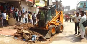 কুষ্টিয়া পৌর এলাকায় অবৈধ স্থাপনা উচ্ছেদ অভিযান