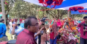 মিরপুরে অসহায় ও দুস্থ্যদের মাঝে ঈদ উপহার বিতরণ