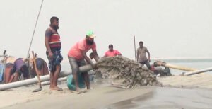গোয়ালন্দ থেকে পাকশী পদ্মায় বালু উত্তোলন বন্ধের নির্দেশ