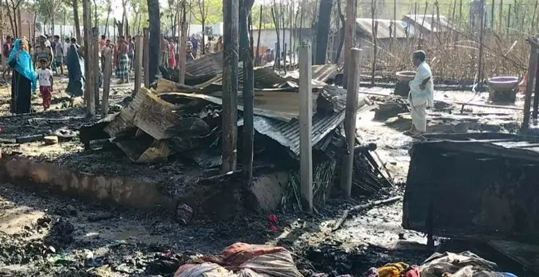 মিরপুরে পানের বরজে সংঘটিত অগ্নিকান্ডে ১৫টি ঘর ভস্মীভূত