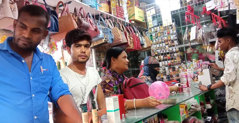 খোকসায় জমে উঠেছে ঈদ বাজার