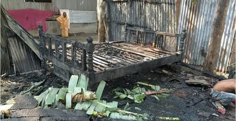 কুমারখালীতে আগুনে পুড়ে প্রবাসে যাবার স্বপ্ন ধুলিস্যাৎ
