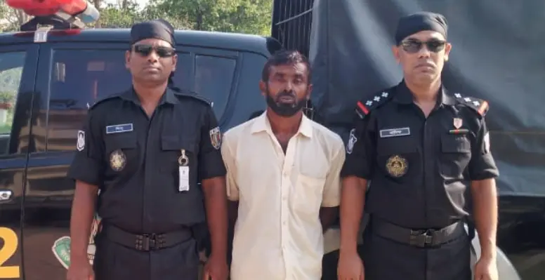 কুষ্টিয়ায় র‌্যাবের অভিযানে ১৮ বছরের পলাতক যাবজ্জীবন সাজাপ্রাপ্ত আসামি গ্রেফতার