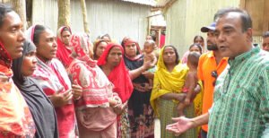 মিরপুরে আগুন লেগে ক্ষতি গ্রস্থদের মাঝে সহায়তা সামগ্রী বিতরন