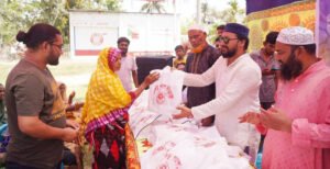 দৌলতপুরে একটু পাশে দাঁড়াই সংগঠনের উদ্যোগে ঈদ উপহার বিতরণ