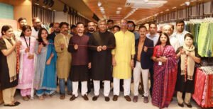 কুষ্টিয়ায় আড়ং এর ২৭তম আউটলেটের উদ্বোধন