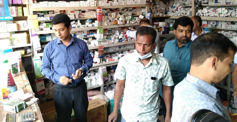 কুমারখালীতে চার ঔষুধের দোকানকে ভ্রাম্যমাণ আদালতের জরিমানা