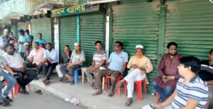 মিরপুরে ব্যবসায়ীকে মারধর, দোকান বন্ধ রেখে প্রতিবাদ