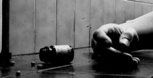 কুমারখালীতে ঈদে মায়ের জন্য কেনা জুতা পছন্দ না হওয়ায় ছেলের আত্মহত্যা