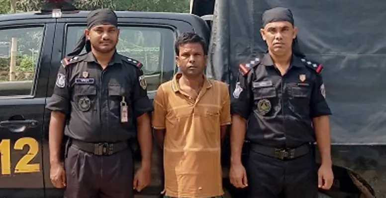 কুষ্টিয়ায় র‌্যাবের অভিযানে গৃহবধু হত্যা মামলার এজাহারনামীয় আসামি গ্রেফতার