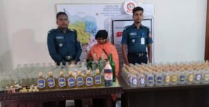 কুষ্টিয়ায় ভেজাল মদ সহ নারী মাদককারবারি আটক
