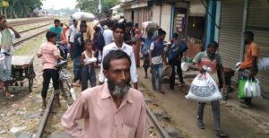 কুমারখালীতে ঘুষ না দেওয়ায় ট্রেন যাত্রীদের ওপর হামলার অভিযোগ, চালকসহ আহত ৩