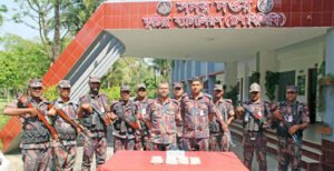 কুষ্টিয়ায় বাস থেকে ২১ লাখ টাকার হেরোইন জব্দ