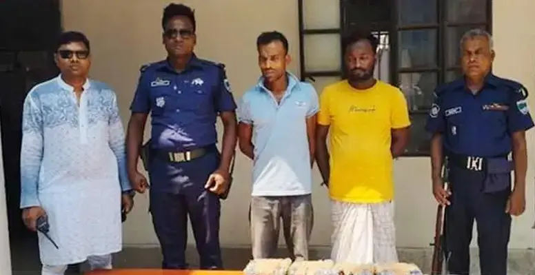 Fay 6 17 4 2023 কুষ্টিয়ায় ফেনসিডিলসহ দুই মাদককারবারি আটক