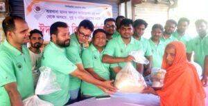 কুষ্টিয়ায় মানবকল্যান ফাউন্ডেশনের উদ্যোগে ঈদ উপহার বিতরণ