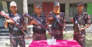 দৌলতপুরে ২ কোটি টাকা মূল্যের ভারতীয় কিং কোবরা সাপের বিষ উদ্ধার