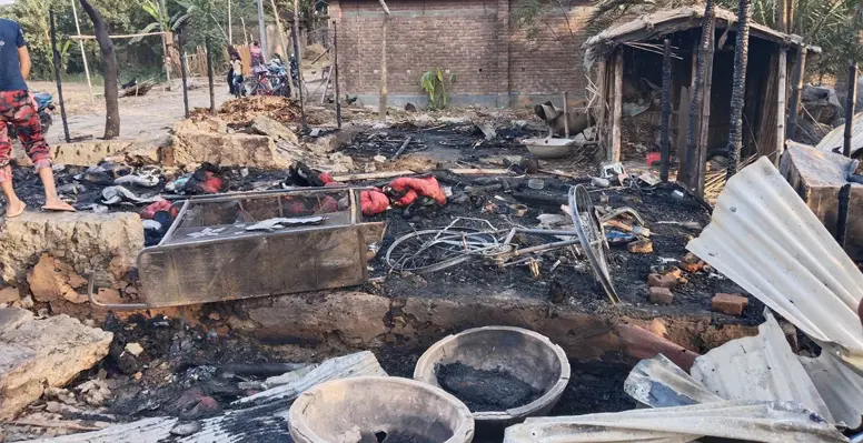 দৌলতপুরে আগুনে পুড়ে দুই শিশুসন্তানের মৃত্যু