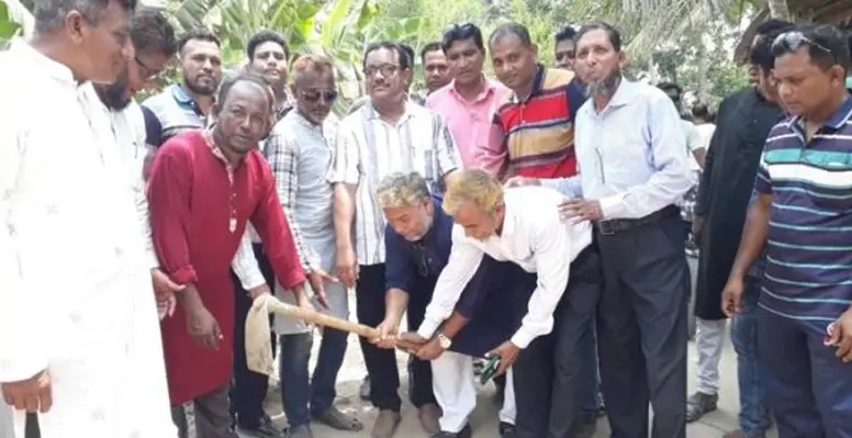 খোকসায় ৩০ বছরের অবহেলিত কাদামাটির রাস্তার কাজের উদ্বোধন 5 খোকসায় ৩০ বছরের অবহেলিত কাদামাটির রাস্তার কাজের উদ্বোধন খোকসায় ৩০ বছরের অবহেলিত কাদামাটির রাস্তার কাজের উদ্বোধন