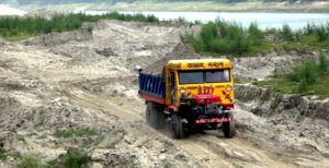 খোকসায় গড়াই নদীর বালু-মাটি কেটে বিক্রি করছে উপজেলা চেয়ারম্যানের ভাতিজা