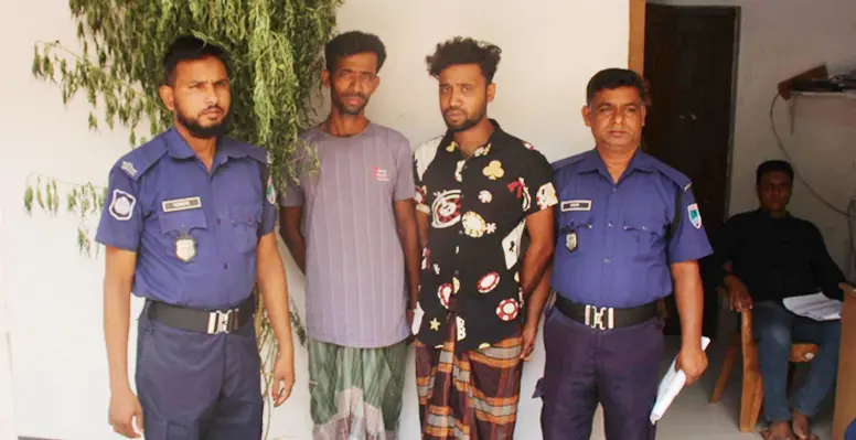 কুমারখালীতে বাড়ির আঙিনায় গাঁজাচাষ, দুই ভাই গ্রেফতার 4 কুমারখালীতে বাড়ির আঙিনায় গাঁজাচাষ, দুই ভাই গ্রেফতার কুমারখালীতে বাড়ির আঙিনায় গাঁজাচাষ, দুই ভাই গ্রেফতার
