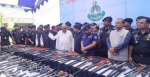 অস্ত্র জমা দিয়ে আত্মসমর্পণ করলেন কুষ্টিয়া সহ কয়েকটি জেলার ৩১৫ চরমপন্থি