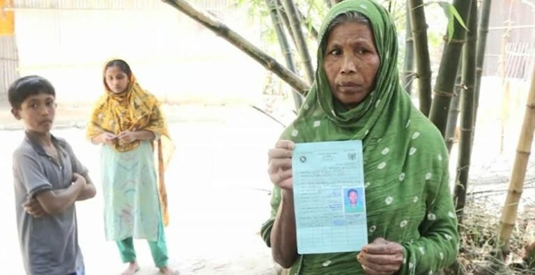 ভেড়ামারায় টাকা নিয়ে মাতৃত্বকালীন কার্ড ও কর্মসৃজন কাজ দেওয়ার অভিযোগ