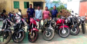 দৌলতপুরে মেয়ে দিয়ে ফিটিং পার্টির ৫ সদস্য আটক