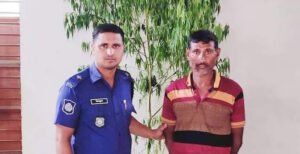 ইবি থানা পুলিশের অভিযানে গাঁজার গাছসহ গ্রেফতার ০১