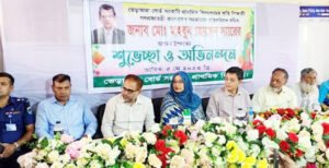 ভেড়ামারায় মন্ত্রিপরিষদ সচিবকে সংবর্ধনা