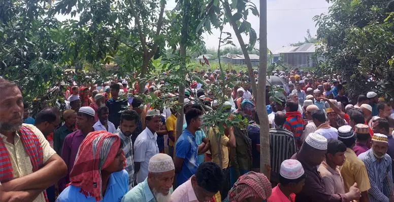 দৌলতপুরে প্রতিপক্ষের আগুনে দুজনের মৃত্যু, মরদেহ নিয়ে মিছিল