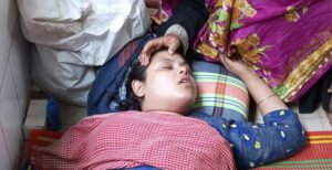 বিষ পানে ছেলের মৃত্যু, মা হাসপাতালে ভর্তি