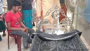 বাবাকে দাফন শেষে পরীক্ষায় অংশ নিল সিয়াম