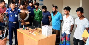কুষ্টিয়ায় সংঘবদ্ধ হত্যাকারী এবং ডাকাত চক্রের ৫ সক্রিয় সদস্য গ্রেফতার