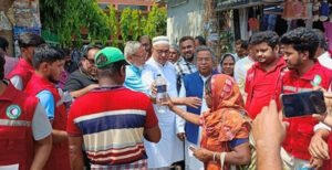 দেশ রেড ক্রিসেন্ট সোসাইটি কুষ্টিয়া ইউনিট এর উদ্যোগে বিশুদ্ধ পানি ও লিফলেট বিতরন