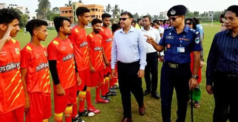 কুষ্টিয়ায় বঙ্গবন্ধু শেখ মুজিবুর রহমান আন্তঃকলেজ ফুটবল টুর্ণামেন্টের উদ্বোধন