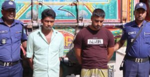 কুষ্টিয়ায় জেলা পুলিশের সফল অভিযানে আত্মসাৎকৃত ৩০০ বস্তা ভূট্টা উদ্ধারসহ ২জন গ্রেফতার