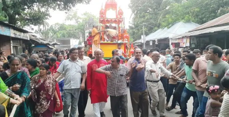 কুমারখালীতে রথ উদযাপন কমিটির আয়োজনে রথযাত্রা উদযাপন