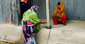 কুমারখালীতে ২০ বছর ধরে শিকলে বাঁধা আনিসার জীবন